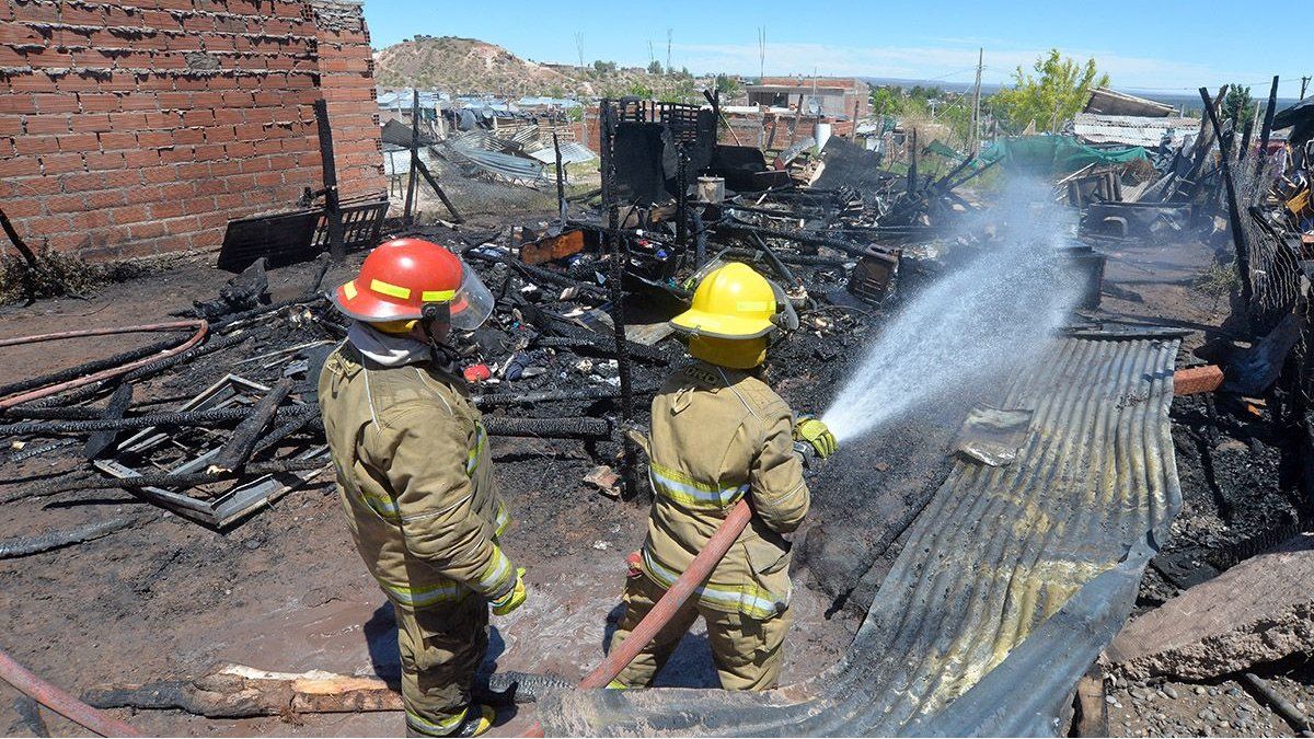 Toma El Nido Un Incendio Voraz En Una Casa Los Dej Con Lo Puesto