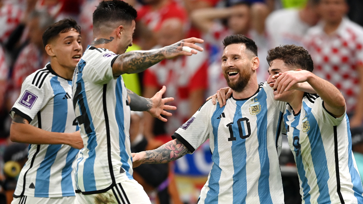 Argentina finalista del Mundial goleó a Croacia y va por la copa