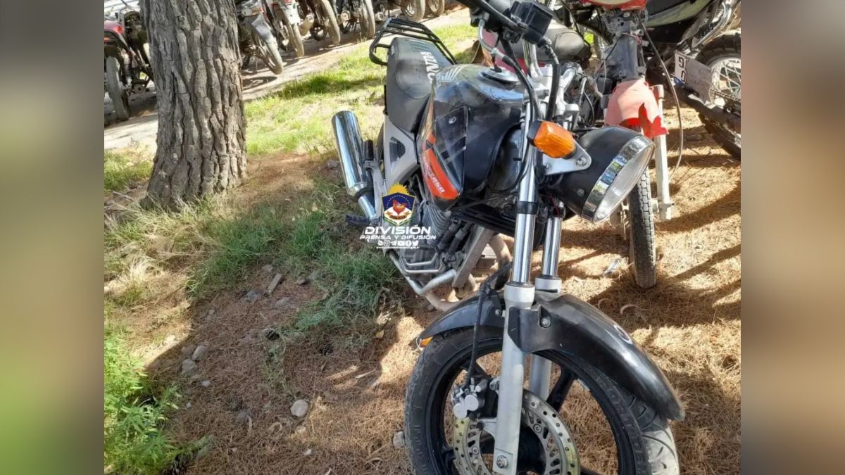 Recuperaron En El Cha Ar Una Moto Robada En La Provincia De Buenos Aires