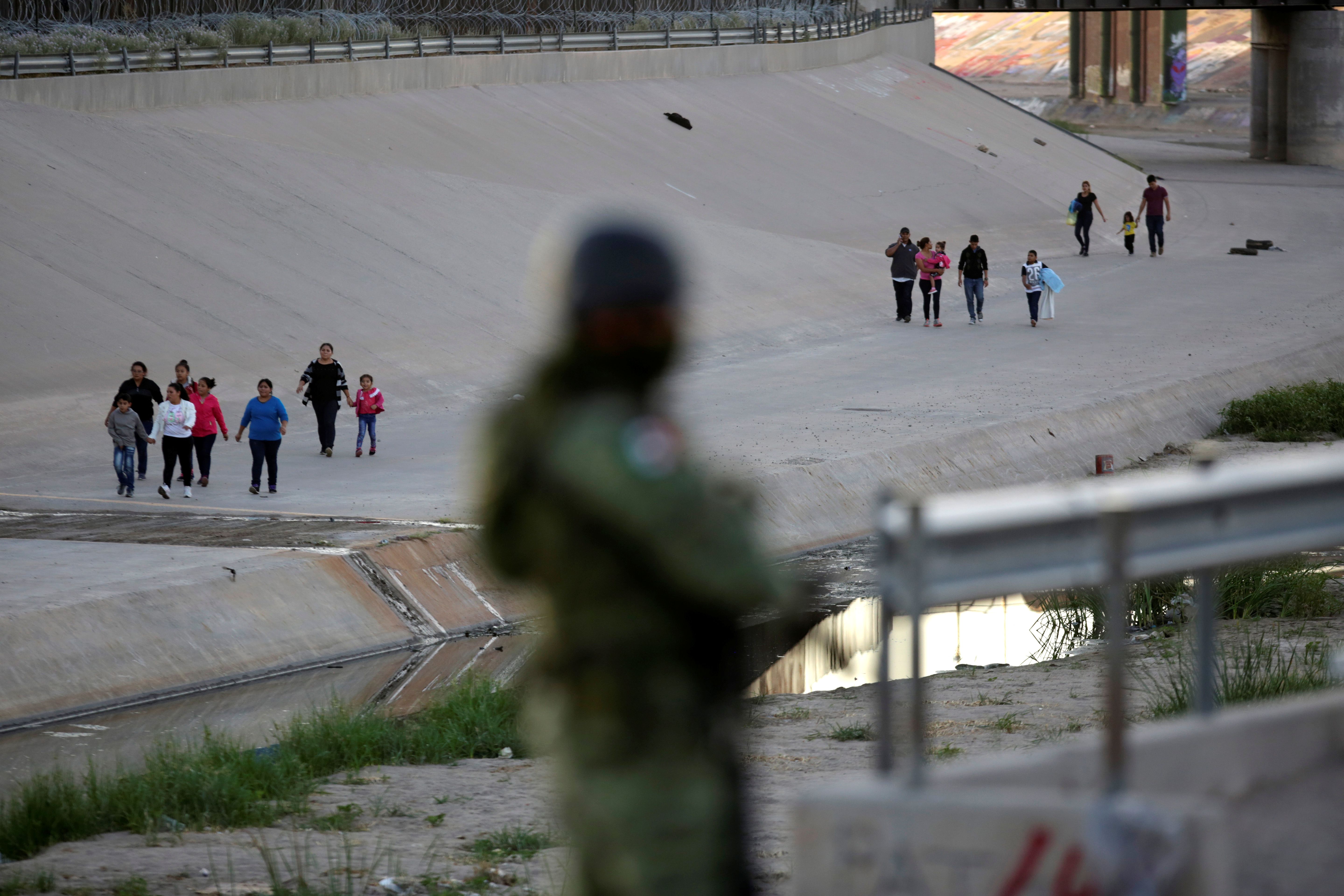 Un video muestra en México la impresionante caravana de 10 000