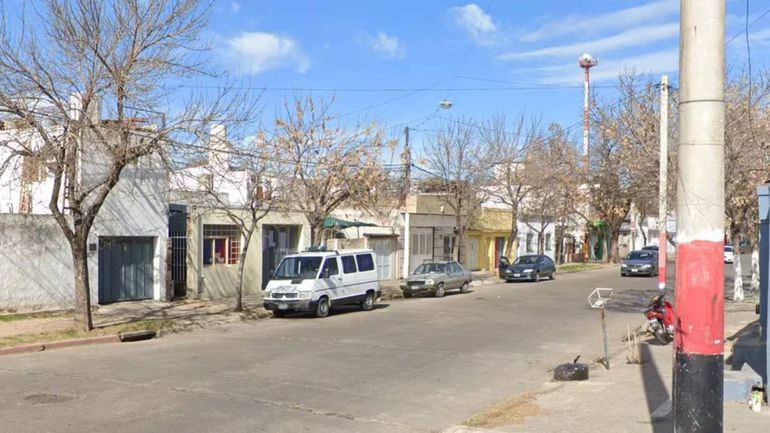 Guerra Narco En Rosario En Vivo Balearon El Frente De Un Edificio Y