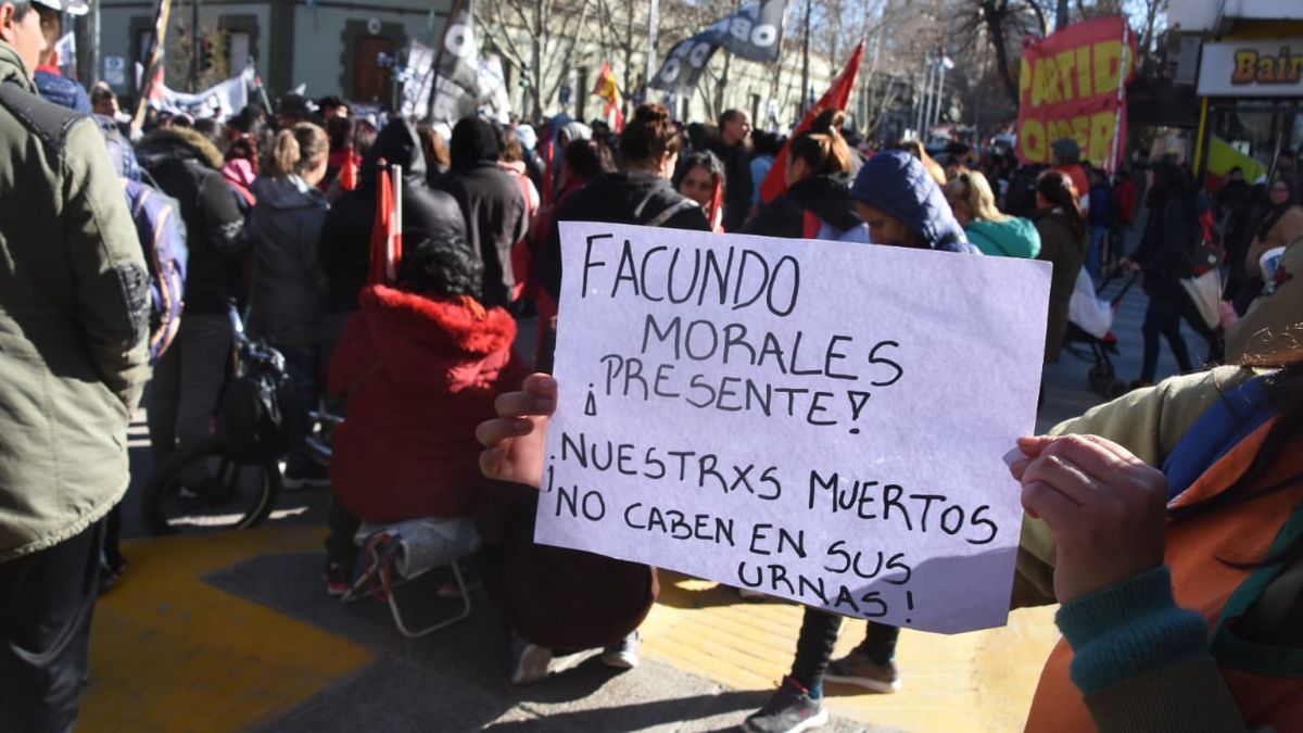 Marcha en Neuquén por la muerte del manifestante en el Obelisco