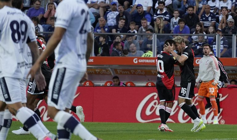 River Logr Un Triunfazo Ante Gimnasia En El Bosque