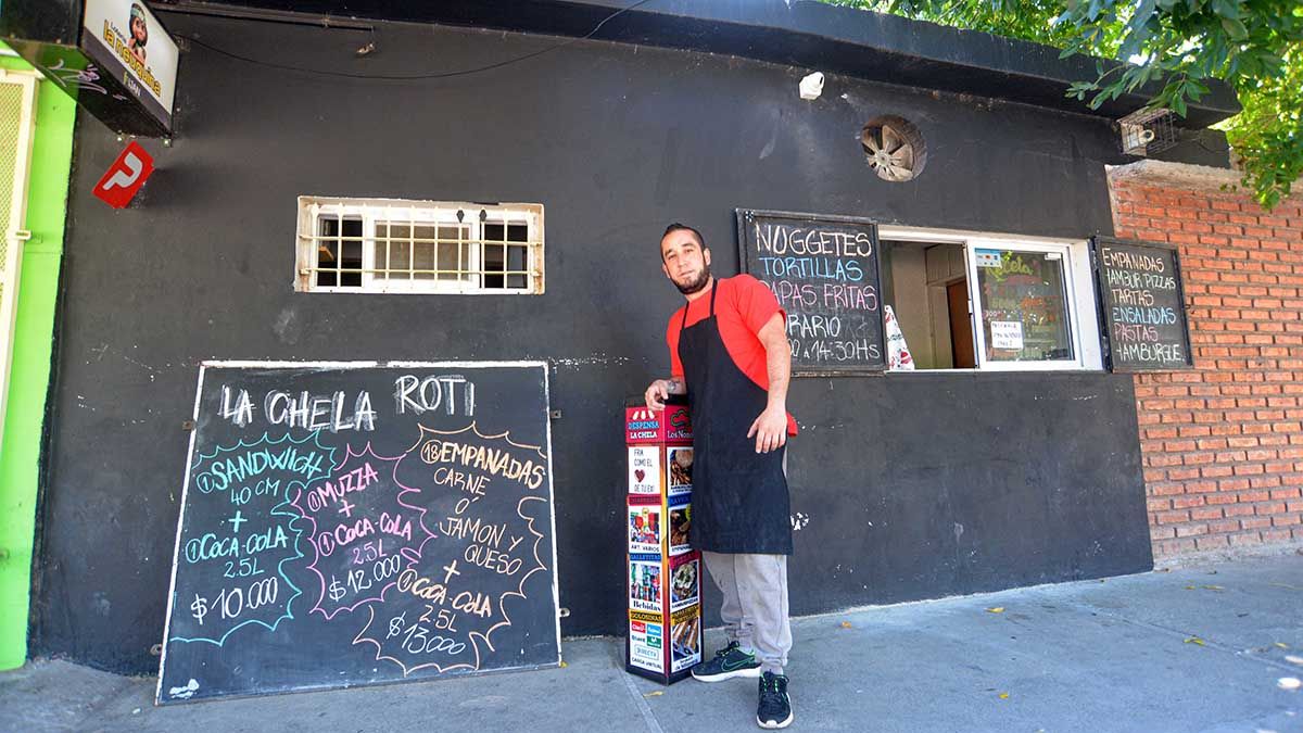 Fiesta de la Confluencia las despensas y rotiserías adaptaron sus