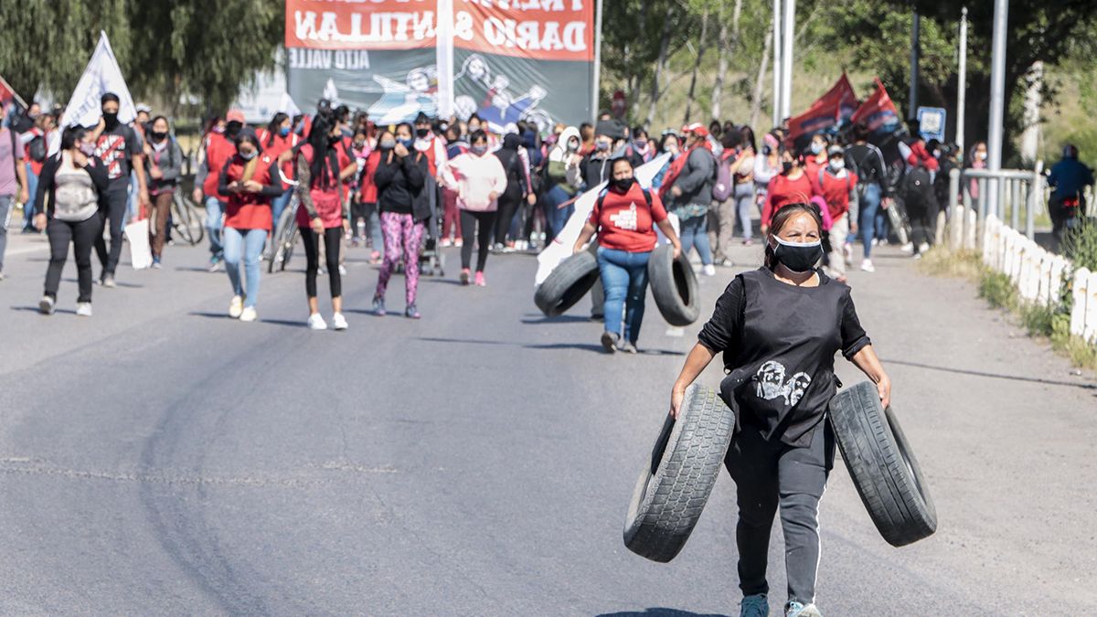 Organizaciones Sociales Marchan A Los Puentes Carreteros