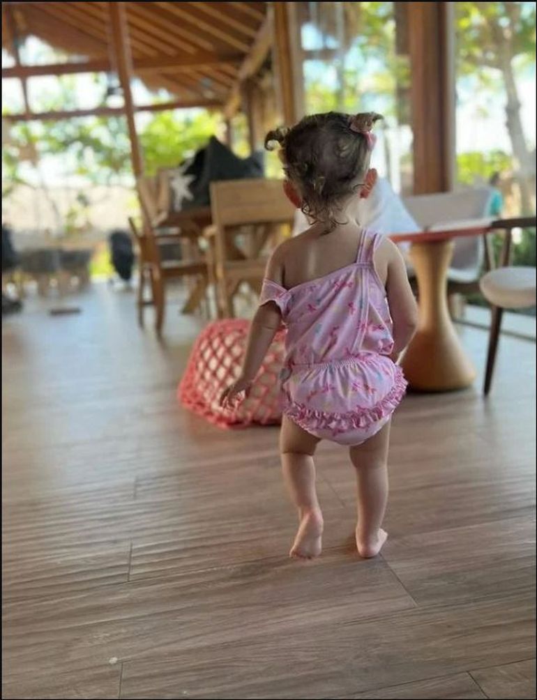 El Look De Ana La Hija De Pampita Para Ir A La Playa En Punta Cana