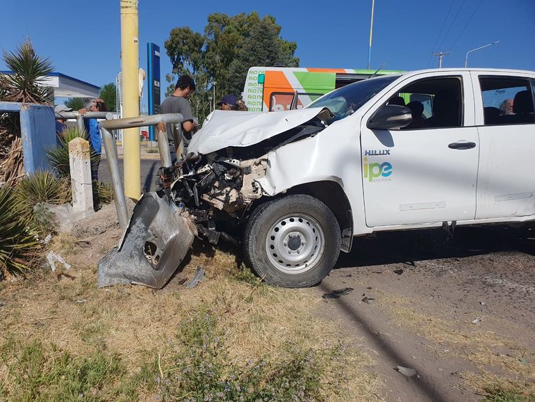 Tres Personas Heridas Por Un Violento Choque En La Ruta 22