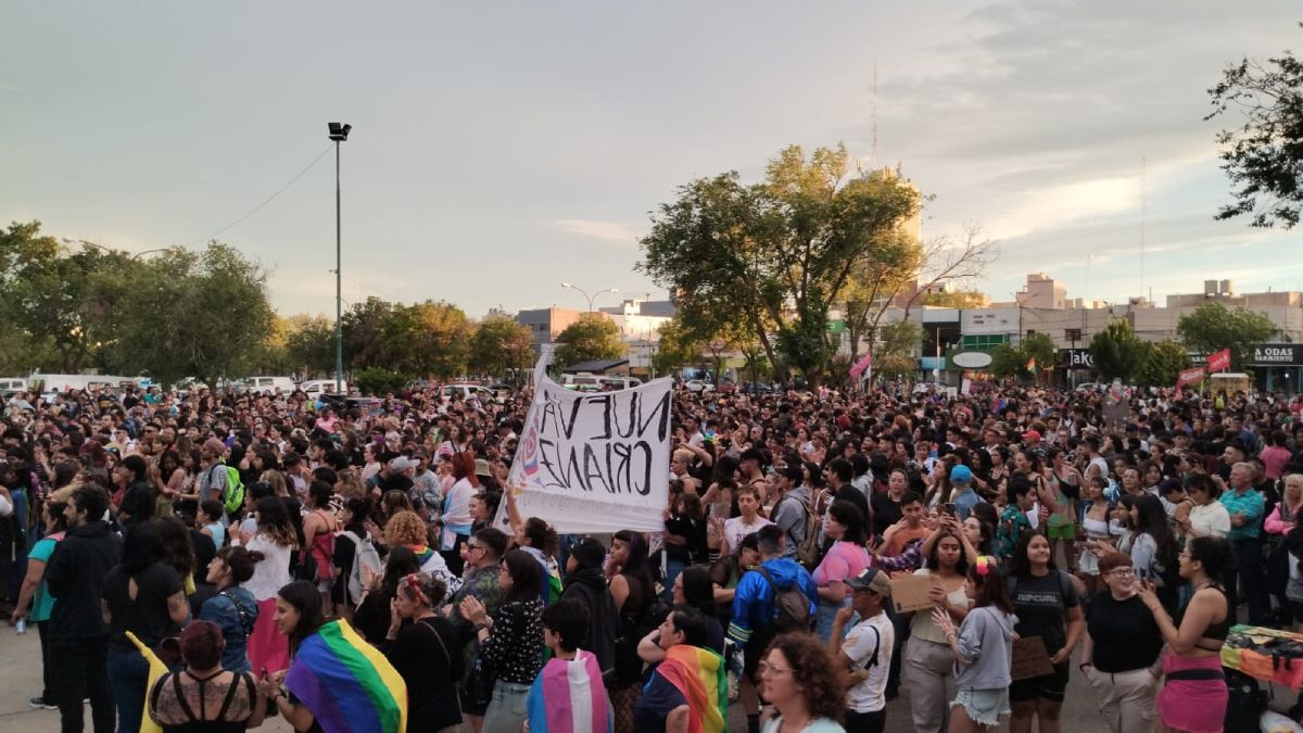 En fotos así se vivió la 22 marcha del Orgullo en Neuquén