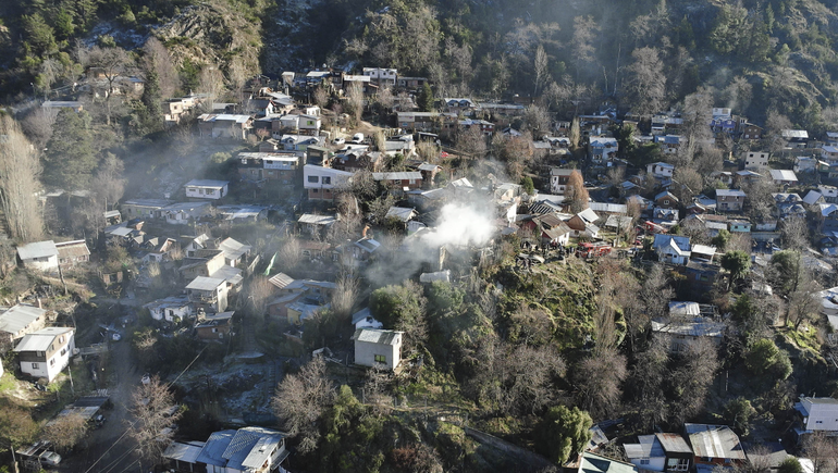 Voraz incendio de cuatro viviendas y un taller en San Martín de los