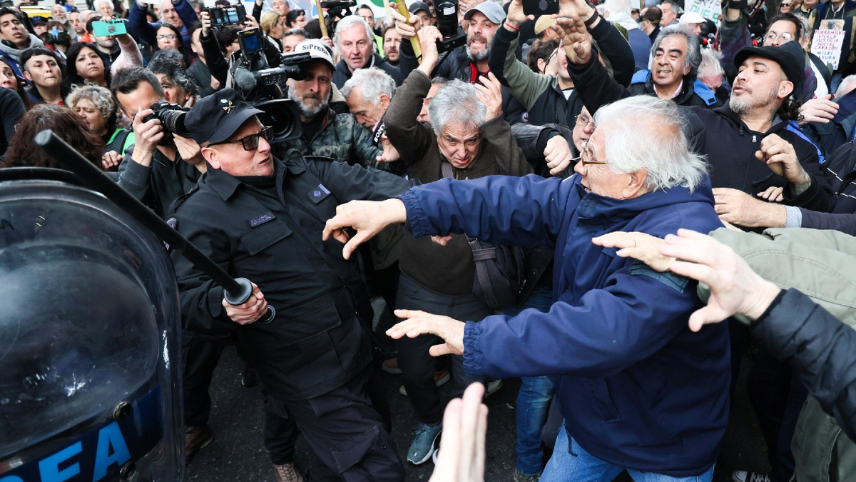 Represión a jubilados la Justicia avala con silencio