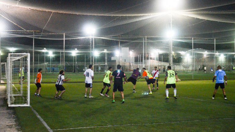 Las canchas de fútbol 5 de Neuquén volverán con cambios.
