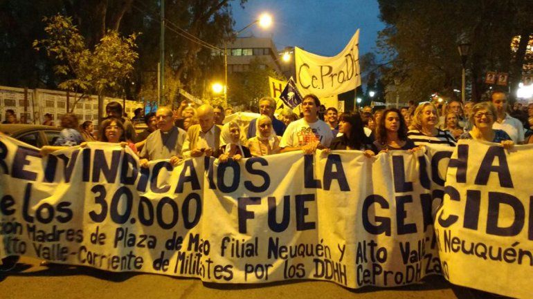 Más de 15 mil personas se movilizaron bajo el lema Reivindicamos la lucha de los 30.000. Fue genocidio