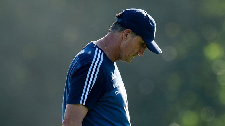 Bauza se quedó solo y le mostraron la puerta de salida de la Selección.