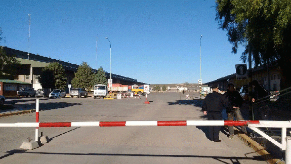 Changarines suspendidos exigen acceder al Mercado Concentrador