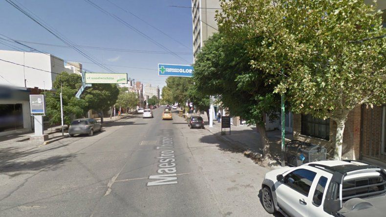 La policía demoró a los jóvenes en esta zona. La camioneta la rompieron en Islas Malvinas y Tucumán.