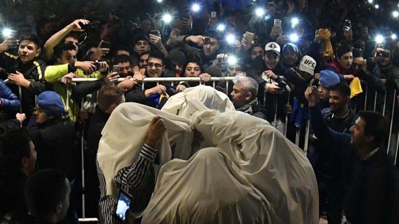 Un festejo con dedicatoria particular: fantasmas recorrieron el hotel de Boca.