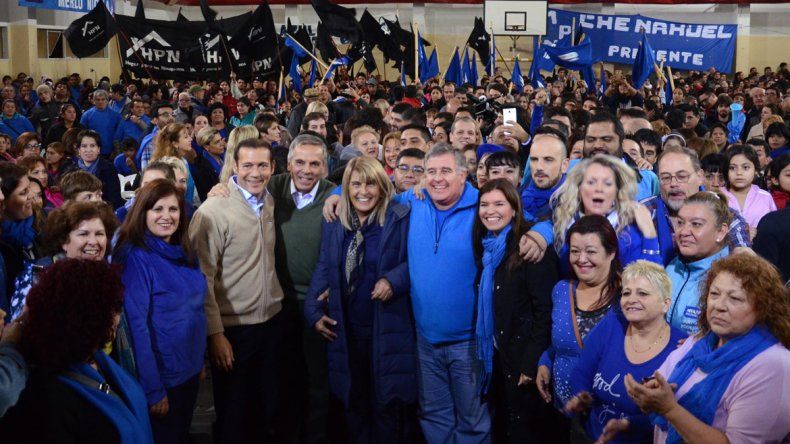 Todos juntos. El gimnasio del CPEM 27 explotó de militantes del MPN.