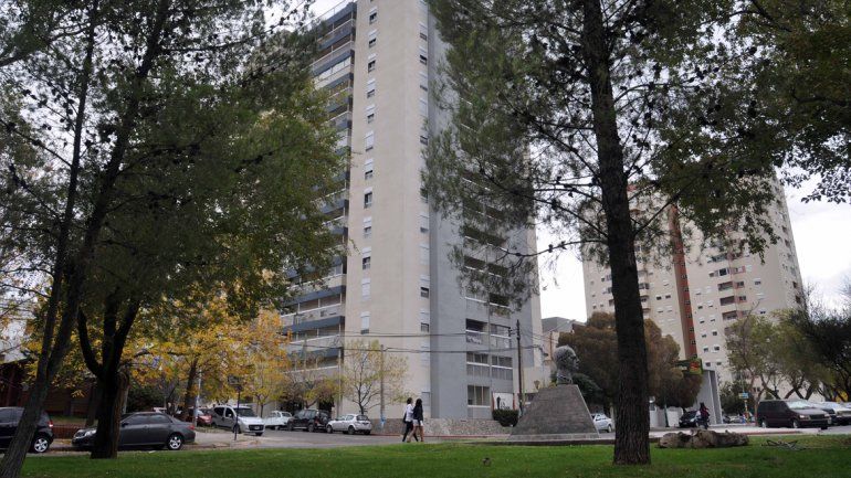 La torre está ubicada en Avenida Argentina y Periodistas Neuquinos.