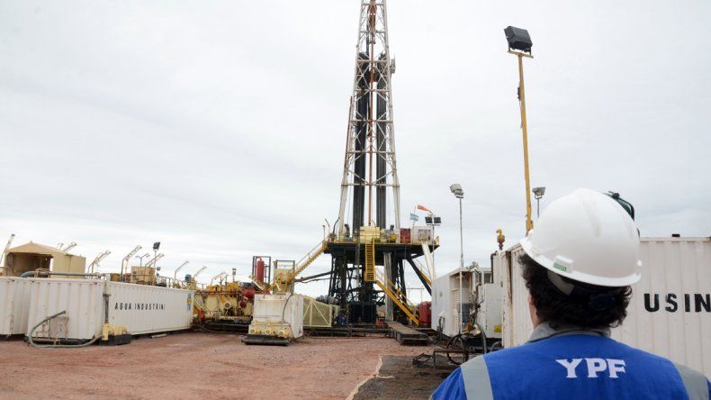 Llovizna. Las petroleras invierten a cuentagotas