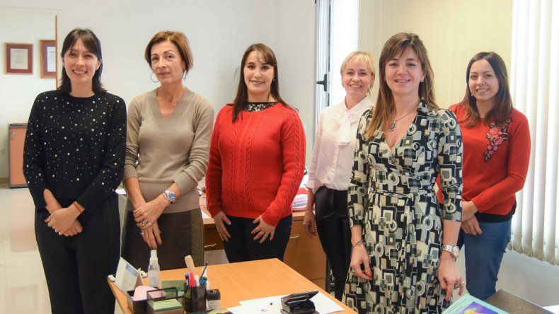 La directora del RUA, con las profesionales del equipo interdisciplinario.