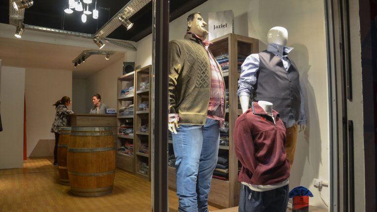 La oferta de talles grandes en los comercios locales se multiplica.