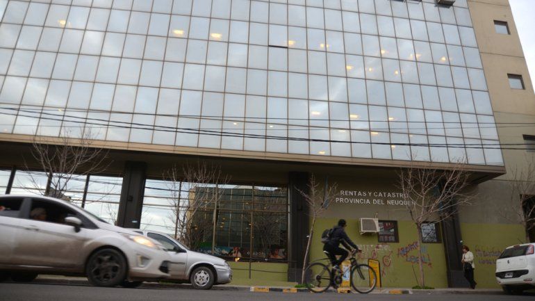 El cobro de impuestos locales. Es una de las tres principales fuentes de ingresos de la provincia.