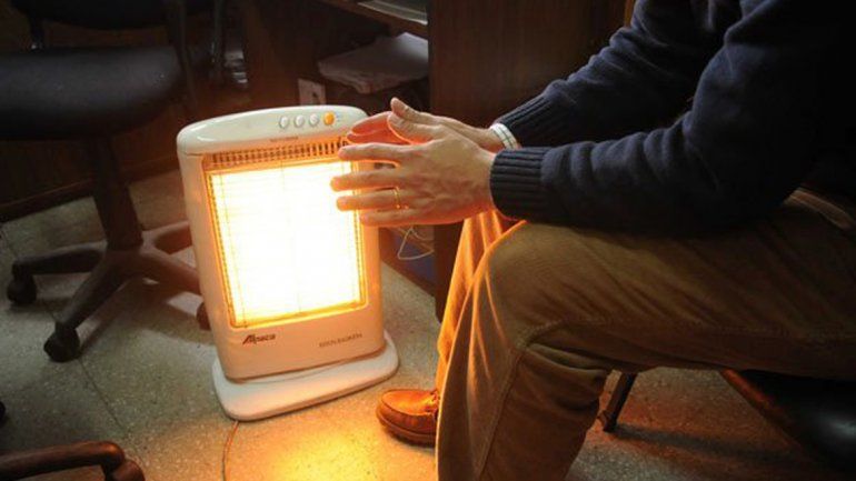 Calentarse con electricidad es más caro que hacerlo con gas de red.