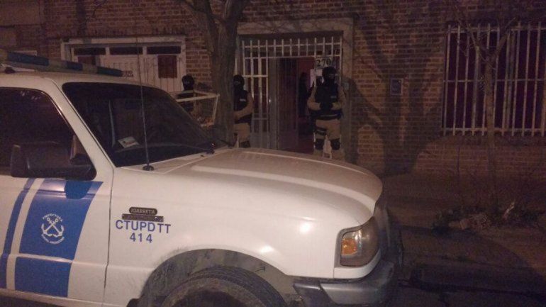 Prefectura lleva allanados varios prostíbulos en la zona del Bajo.