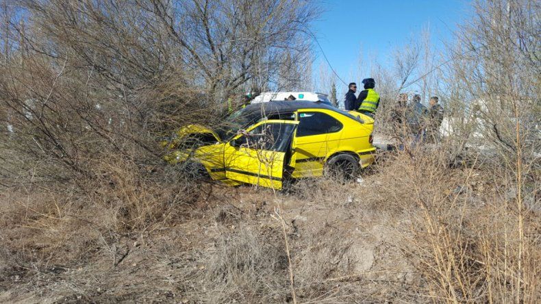 Karina dialogó con LM Neuquén en la puerta de la clínica donde está internado su hijo tras el brutal accidente. Su nuera Marisol salió del coma.