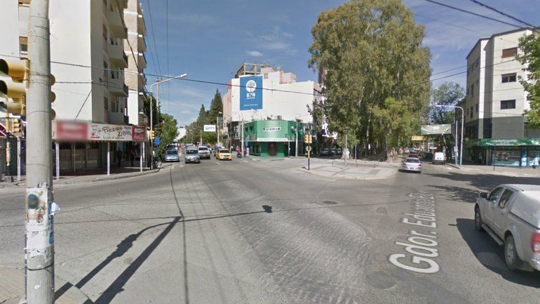 La mujer dejó su auto estacionado en Elordi y Diagonal 9 de julio.