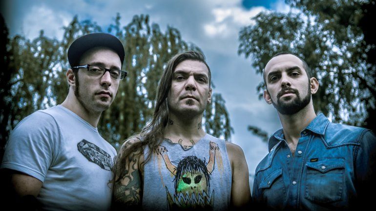 Empuje. Para el trío, el apoyo del público es parte del motor de Carajo.