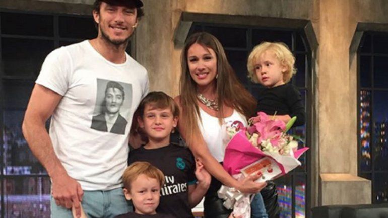 Pico ya convive hace unos meses con Pampita y los tres hijos de la modelo.