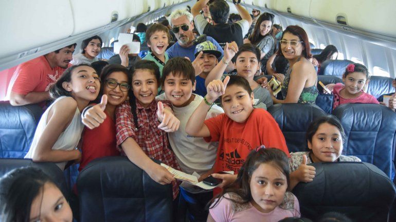 Más de cien chicos de merenderos y escuelas de los sectores más vulnerables de la ciudad manifestaron su alegría y sorpresa al volar por primera vez.