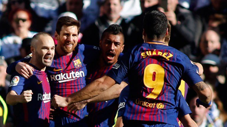 El festejo del conjunto catalán luego de la victoria en el derbi.