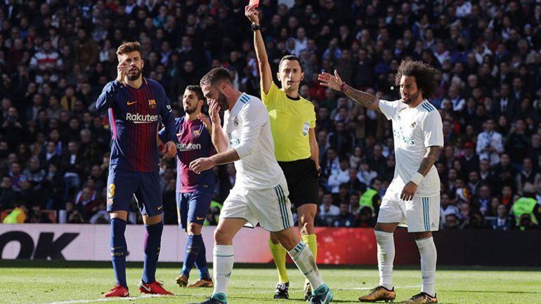 En el Real Madrid, Carvajal fue expulsado en el segundo tiempo del partido.