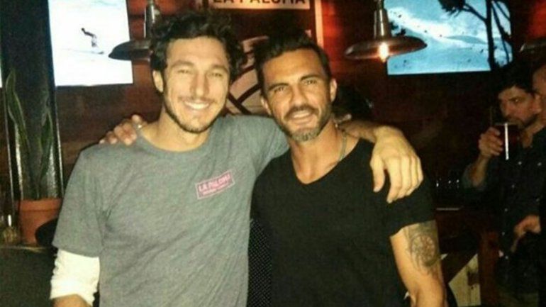 Cubero también estuvo charlando con Pico Mónaco en su cervecería, donde coincidieron con Moyano y Mica.