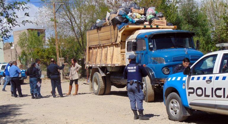 Policía levantó el cuerpo del camión.
