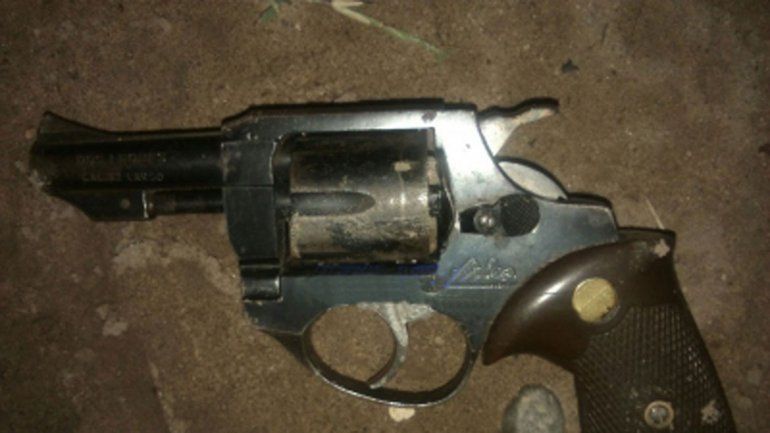 La pistola calibre 23 fue secuestrada por personal de la Comisaría 18.