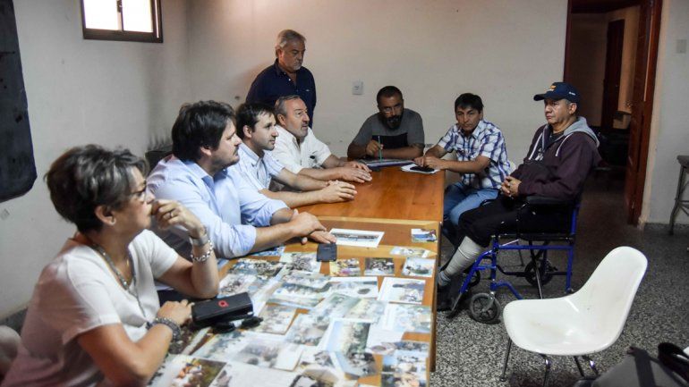 <div>Mesa de la paz en diciembre.ATE, luego de la violencia, ahora encara una negociación .</div>