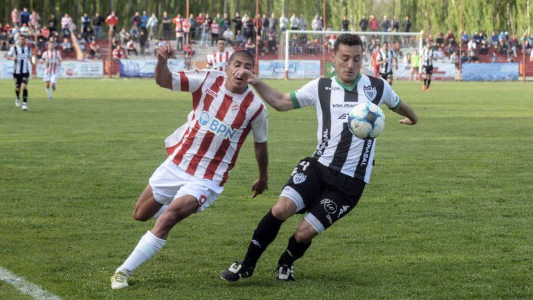 Valente y Villegas estuvieron en el derbi anterior en La Chacra.