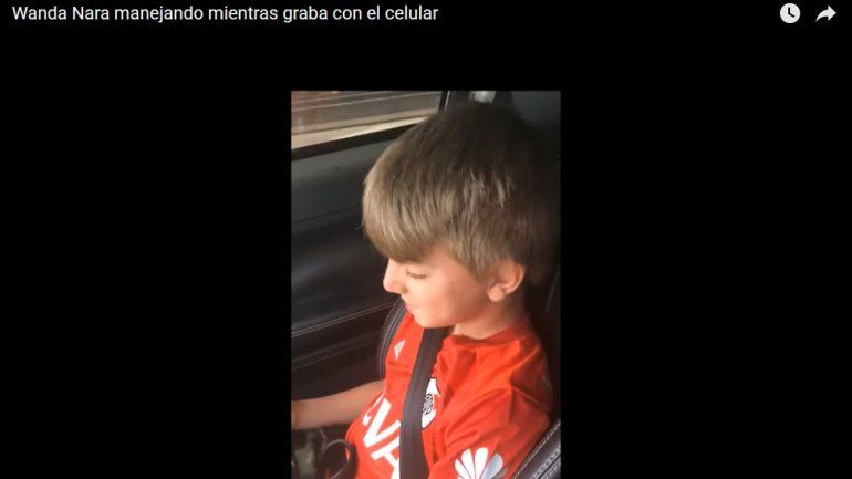 Valentino acompañó a su madre en el polémico viaje que quedó registrado en el Instagram de Wanda.