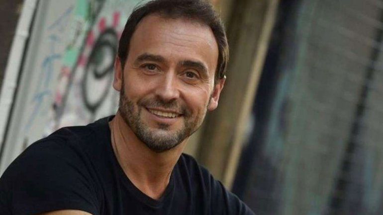 Desde las 22, Pallares se pondrá el traje de conductor por América.