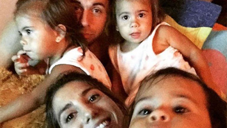 La bailarina sueña con volver a unir a su familia, ya que llevan más de 7 años juntos.