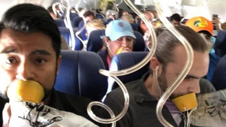 Los pasajeros al momento del aterrizaje de emergencia.