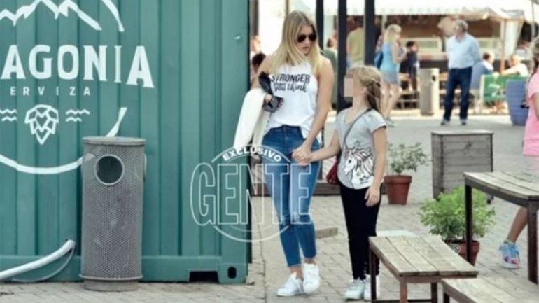 Mica se muestra muy compinche con las hijas de la modelo.