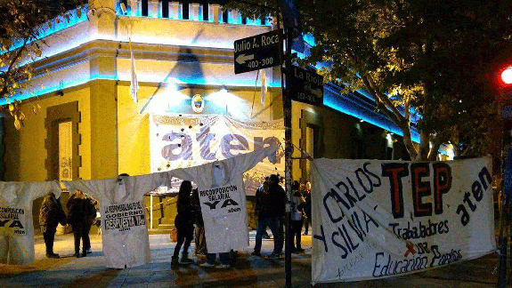 ATEN bloqueó Casa de Gobierno y cortó calles