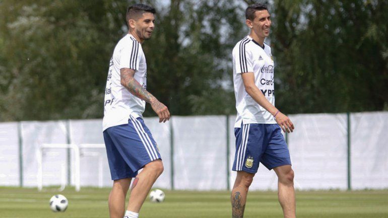 Banega y Di María, dos de los futbolistas que vuelven a la titularidad en un duelo clave.