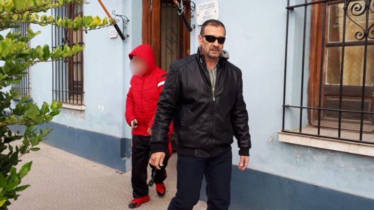 <p>Marcelo Galarza, al salir de la Comisaría de la Mujer, en Gualeguaychú, para visitar a su hija, NahirCrédito: R2820.com</p>