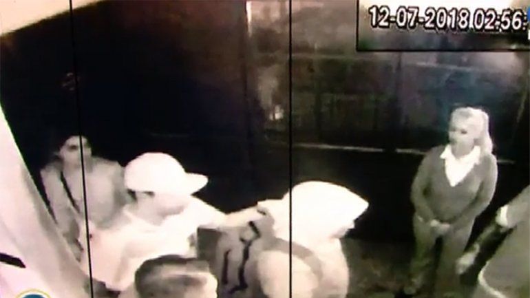 Una de las imágenes de las cámaras de seguridad en las que se ve a Pity Álvarez en Pinar de Rocha.