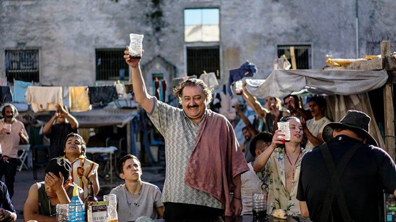 La alianza con Antín (Gerardo Romano) comenzará a dar sus frutos.